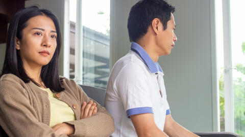 Hai vợ chồng làm cùng công ty nhưng vợ đột nhiên được thăng chức Giám đốc và lý do đằng sau