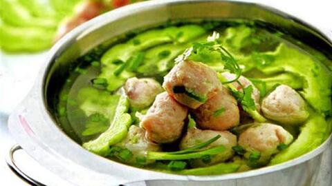 Món ngon mỗi ngày: Cách nấu lẩu cá thác lác khổ qua chuẩn ngon