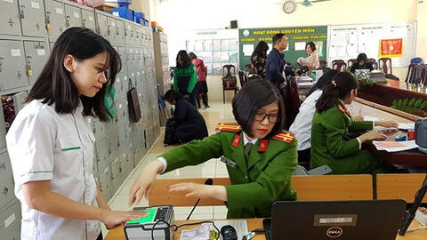 Khi cấp đổi sang thẻ gắn chíp, Căn cước công dân mã vạch sẽ bị cắt góc