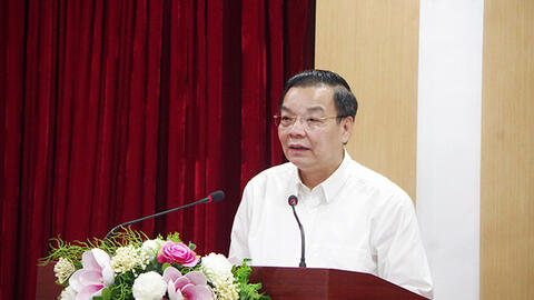Chủ tịch Hà Nội nói về đề xuất mở lại hàng không và cho học sinh đến trường