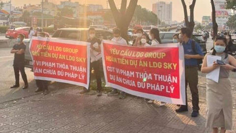 Cuối năm đi đòi nhà