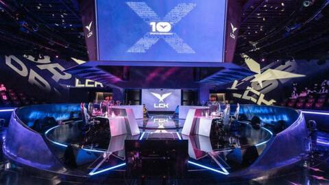 "Super team" của LCK tặng tiền cho ai làm fan, cộng đồng tranh cãi lý do đằng sau