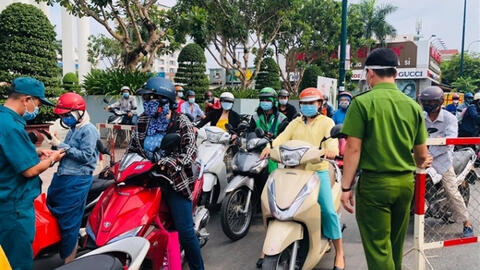 Những trường hợp nào được ra khỏi nhà khi giãn cách theo Chỉ thị 16?