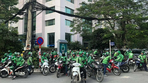 Tài xế GrabBike đình công, tắt ứng dụng