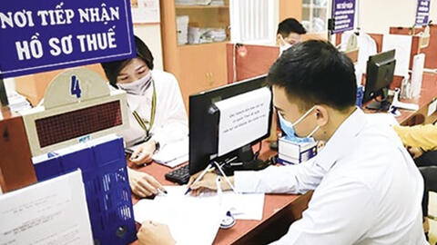 Đề xuất giảm bậc tính thuế với người làm công ăn lương