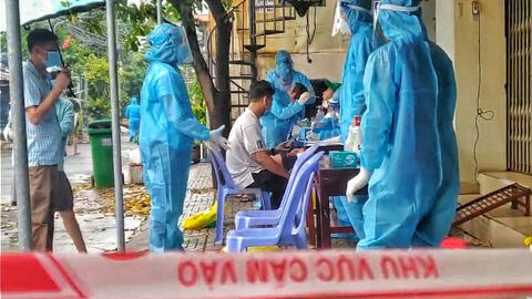 Xét nghiệm thần tốc là chìa khoá then chốt trong kiểm soát chuỗi lây nhiễm Tân Sơn Nhất