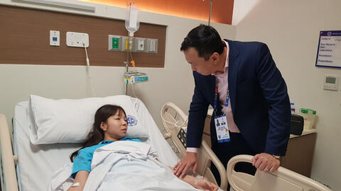 Nữ cầu thủ Việt Nam phải nhập viện sau trận đấu với Thái Lan
