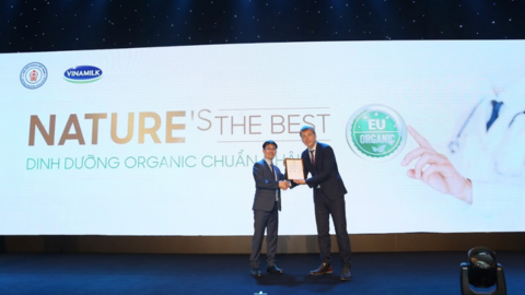 Lần đầu tiên Việt Nam sản xuất sữa công thức trẻ em đạt chứng nhận Organic châu Âu