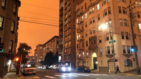 Cháy rừng hoành hành ở California: Bầu trời vùng Vịnh chuyển sang màu cam kỳ lạ
