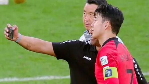 Asian Cup 2023: Đội nhà bị Son Heung-min chọc thủng lưới, HLV vẫn "bất chấp" xin chụp ảnh cùng