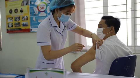 Doanh nghiệp, ngân hàng góp 160 tỷ cùng 4 triệu liều vaccine đầu tiên cho Quỹ vaccine COVID-19