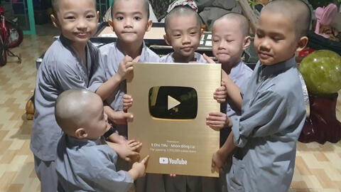 Công an lấy lời khai xuyên đêm, thu nhiều tài liệu tại 'Tịnh thất Bồng Lai'