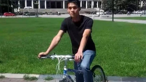 Một thanh niên Trung Quốc quyết tâm thi đại học 13 lần để vào trường Thanh Hoa danh tiếng nhưng bất thành