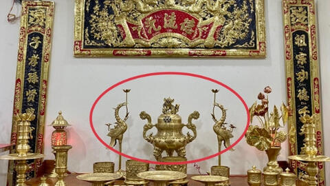 Tại sao bộ tam sự trên bàn thờ đôi hạc luôn phải đi cùng đỉnh thờ?