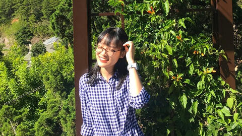 Nữ sinh duy nhất đạt điểm 10 môn Ngữ Văn kỳ thi tốt nghiệp THPT: Là dân chuyên Anh, không ôn kỹ bài "Sóng"