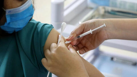 WHO khuyến cáo không nên uống thuốc giảm đau, chống dị ứng trước tiêm vaccine COVID-19