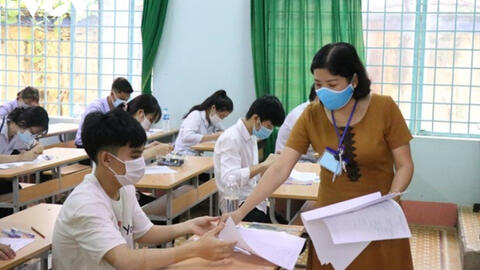 'Chiếc thuyền ngoài xa' vào đề thi môn Ngữ văn tốt nghiệp THPT 2022