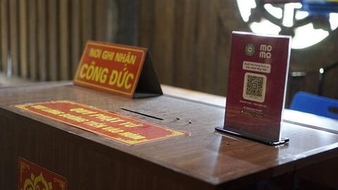 Cúng dường online: Xu hướng mới của tín ngưỡng?