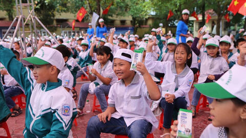 Chương trình ‘Sữa học đường’ tiếp tục được triển khai tại Hà Nam