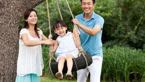 Bố mẹ cần làm gì để con hạnh phúc?