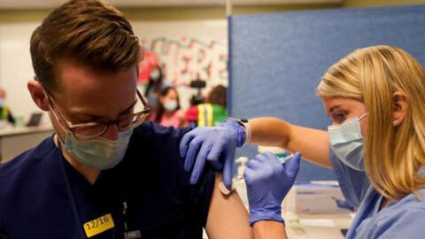 Vaccine COVID-19 sẽ được tiêm cho hầu hết dân Mỹ mùa hè năm 2021