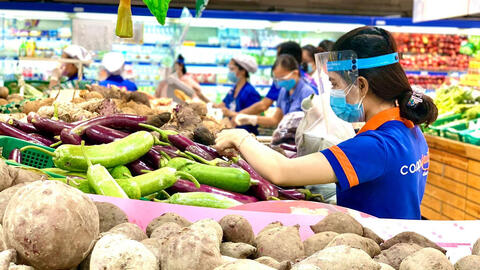 Sức mua tại siêu thị tăng mạnh, đơn hàng tắc nghẽn