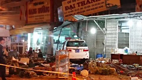 Xe CSGT tông vào tiệm vàng, 1 người tử vong
