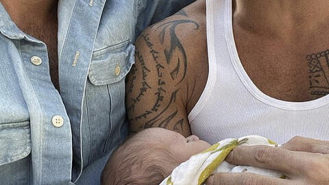 Ricky Martin và chồng đồng tính có con thứ 4