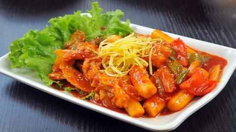 Cách làm bánh gạo cay thơm ngon