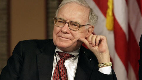 Warren Buffett lại giàu hơn nhà sáng lập Facebook
