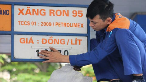 Giá xăng dầu tiếp tục giảm mạnh chiều nay