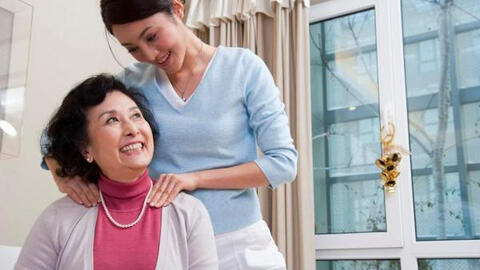 Mẹ chồng ở nhà 10 năm không đóng góp, bà vừa qua đời thì nàng dâu nhận được thông báo từ ngân hàng