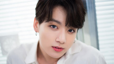 Jungkook (BTS) đã vi phạm luật giao thông, lái xe đâm vào tài xế taxi