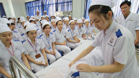 Yêu cầu làm rõ vụ học phí trường Y tới 70 triệu/năm