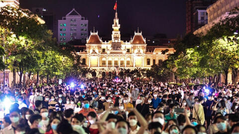 Chương trình countdown không khán giả nhưng có nghìn người đứng xem ở TP.HCM