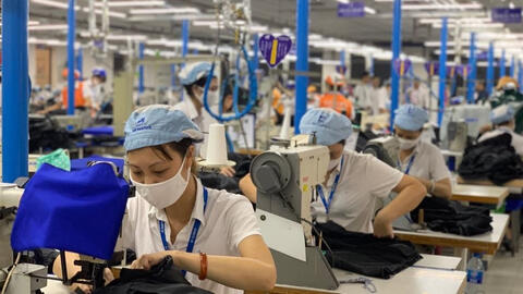 Làm việc trong ngày nghỉ lễ 30/4 và 1/5 được hưởng lương như thế nào?