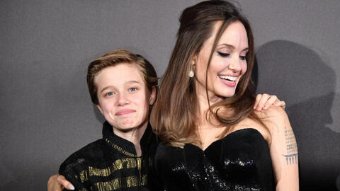 Con gái ruột của Angelina Jolie và Brad Pitt trở thành thần tượng trẻ nhất của cộng đồng LGBT