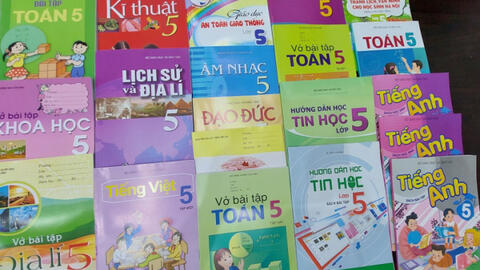 Bộ GD&ĐT đề xuất mua SGK bằng ngân sách và đưa vào thư viện để sử dụng nhiều lần