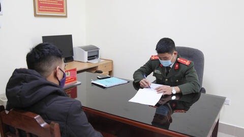 Đăng tin bệnh nhân Covid-19 đi hát có 'tay vịn', nam thanh niên 30 tuổi bị xử phạt 5 triệu đồng