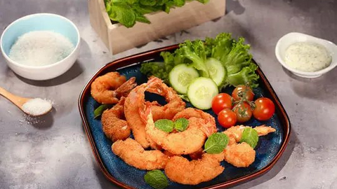 Món ngon mỗi ngày: Tôm chiên dừa xốt bạc hà