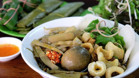 Bún cua thối Gia Lai: món ăn kì lạ gây nghiện