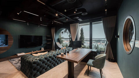 Cải tạo 2 căn hộ cũ thành nhà 130 m2 sang trọng