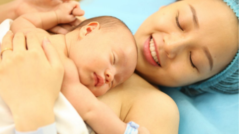 Có được hưởng chế độ thai sản khi sinh con ở nước ngoài?