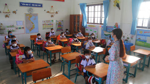 Những học sinh đầu tiên ở TP.HCM đi học trở lại sau 4 tháng giãn cách
