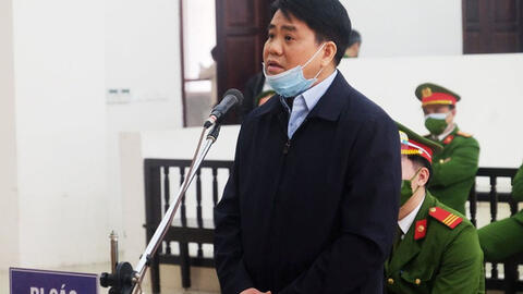 Luật sư của ông Nguyễn Đức Chung xuất trình 'vật chứng quan trọng’