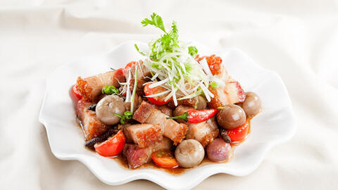 Món ngon mỗi ngày: Cách làm món thịt heo quay kho cà pháo hấp dẫn