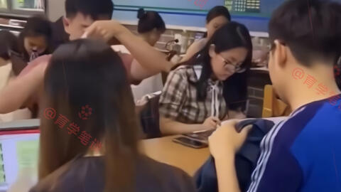 Rạng sáng ở cửa hàng tiện lợi, một nhóm “học bá” Thanh Hoa và hành động gây tranh cãi