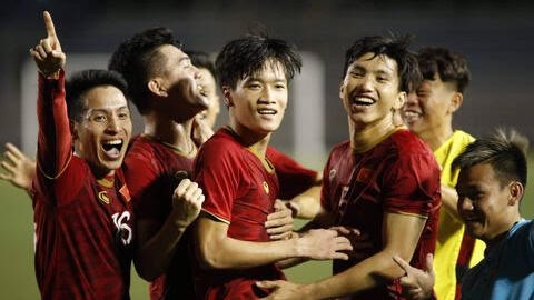U22 Việt Nam lội ngược dòng, người hâm mộ vỡ oà