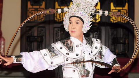Nghệ sĩ Vũ Linh đang sống ra sao khi cải lương thoái trào?