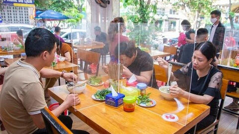 TP.HCM có thể cho phép dịch vụ ăn uống tại chỗ hoạt động trở lại từ ngày 25/10